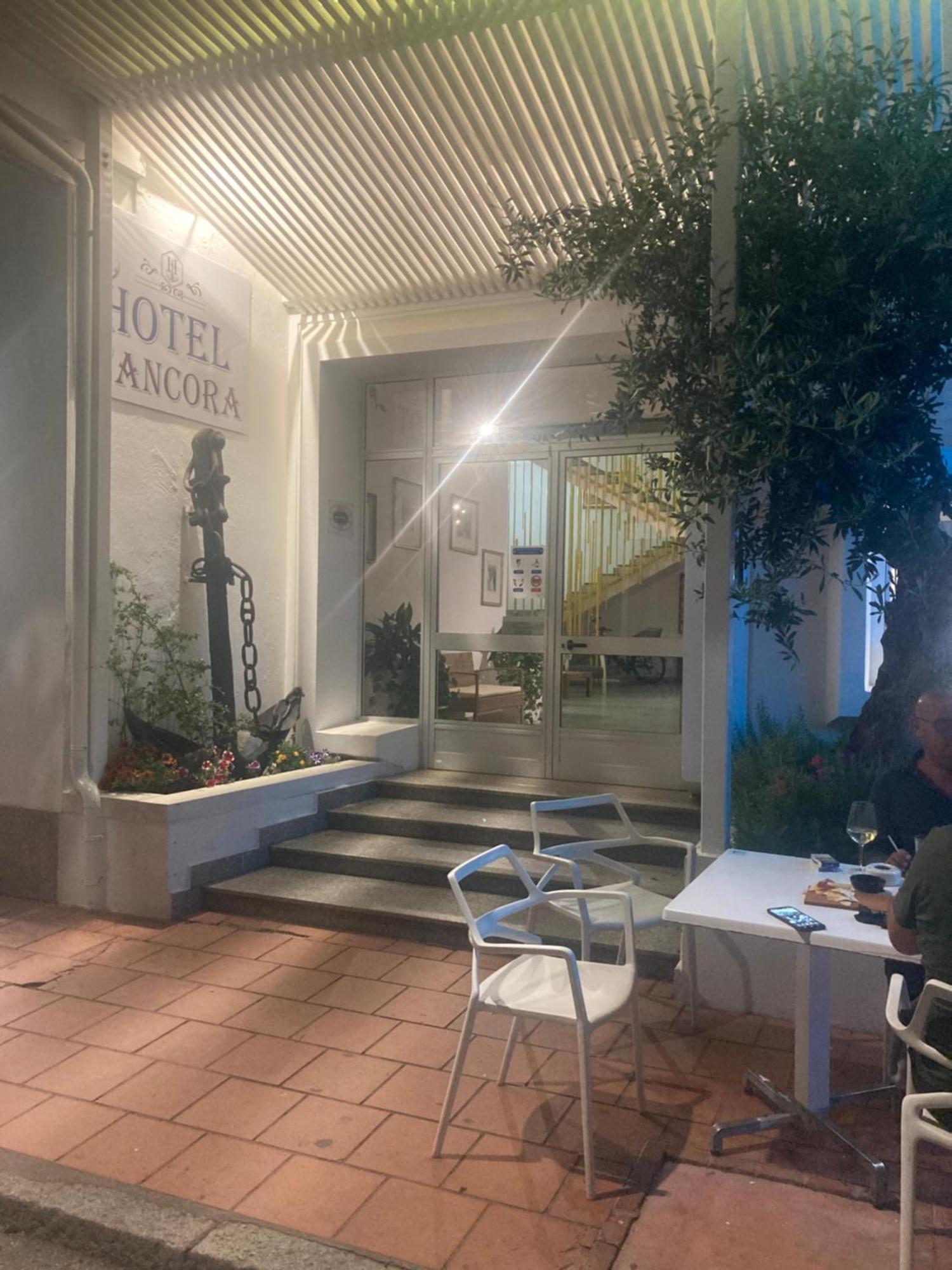 Hotel L'Ancora La Caletta Kültér fotó